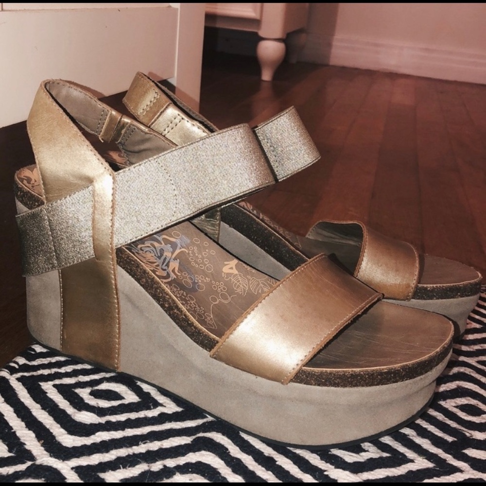 OTBT Bushnell in Gold Wedge Sandalls